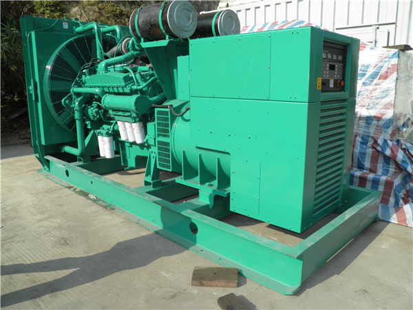 吉首出租发电机 发电机组厂家：柴油发电机组的控制屏的作用是什么？