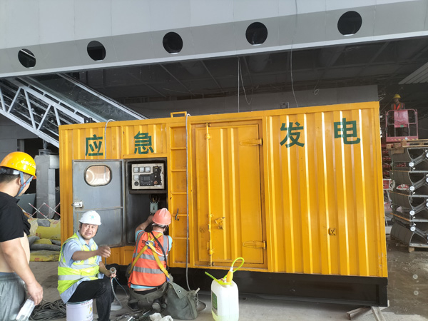吉首怎样判断空气滤清器是否需要更换？